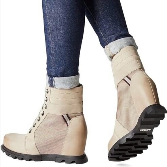 SOREL Joan of Arctic Wedge III Lexie Boots Omega
Taupe - Picture 1 of 9